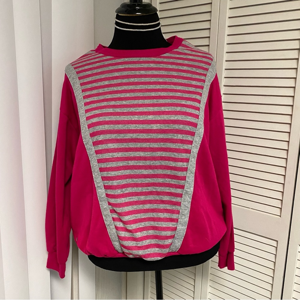 Lucky Winner Pink/Grey Striped 80’s Sweater Size: L/XL